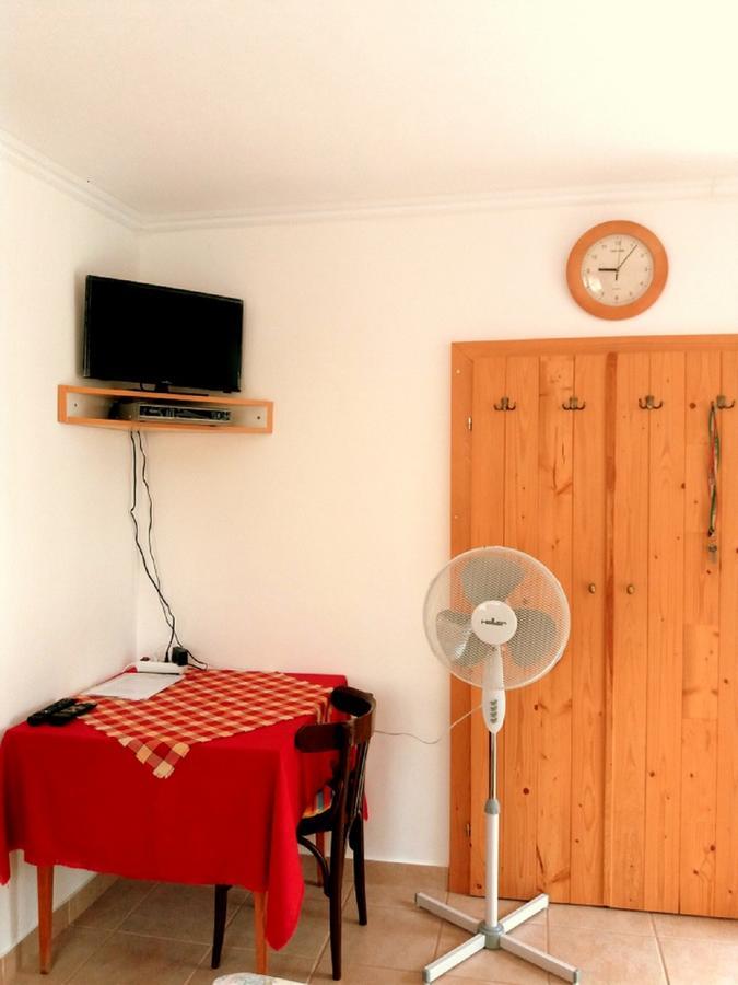 Julia Vendeghaz Sarrod Hotel ภายนอก รูปภาพ