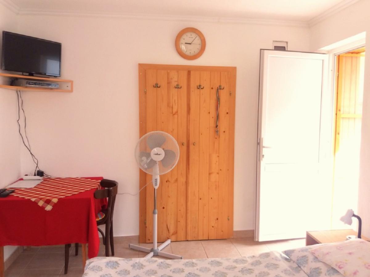 Julia Vendeghaz Sarrod Hotel ภายนอก รูปภาพ